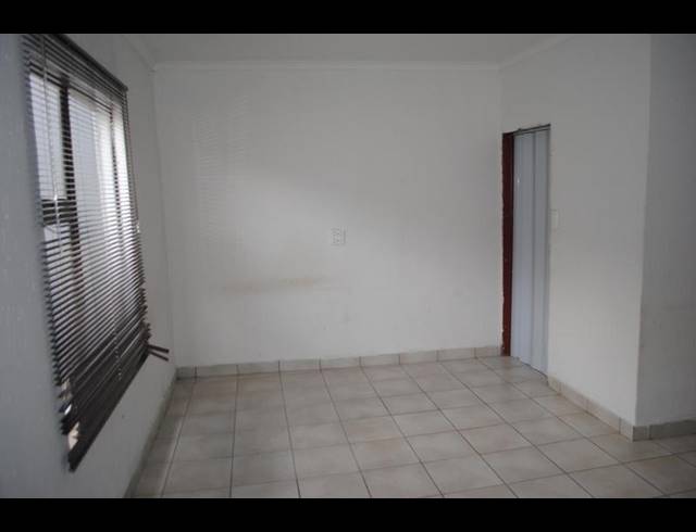 8 BEDROOM HOUSE FOR SALE IN DOBSONVILLE EXT 3